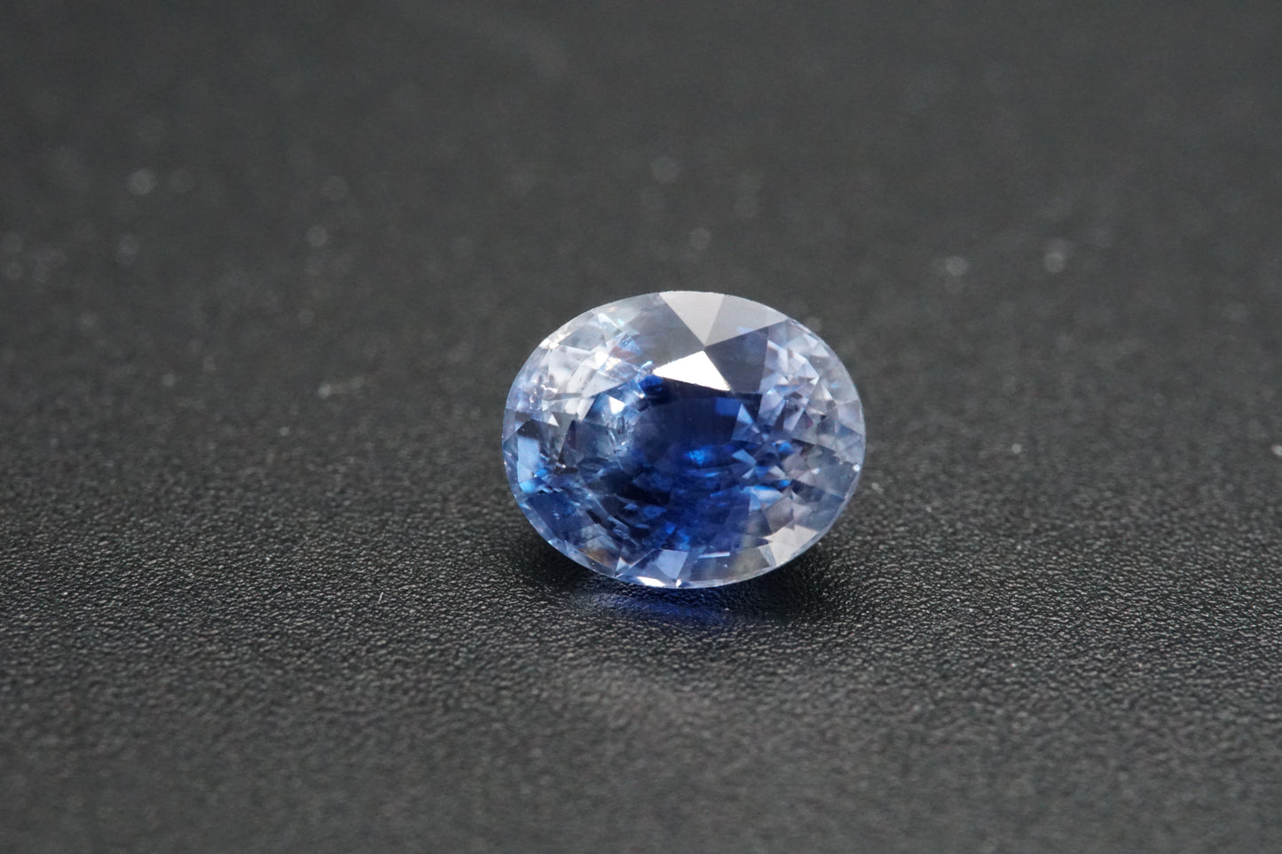Natürlicher Saphir aus Sri Lanka – 1,44 ct – Ovalschliff – Unbehandelt