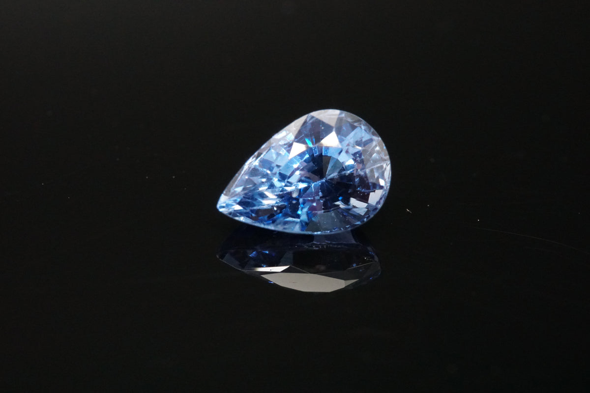 Blauer Saphir – 1,1 ct – Birnenschliff