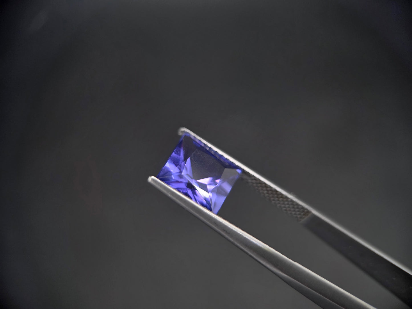 Tansanit Princess-Schliff – 3,76 ct Deep Royal Blue (Investment Grade)