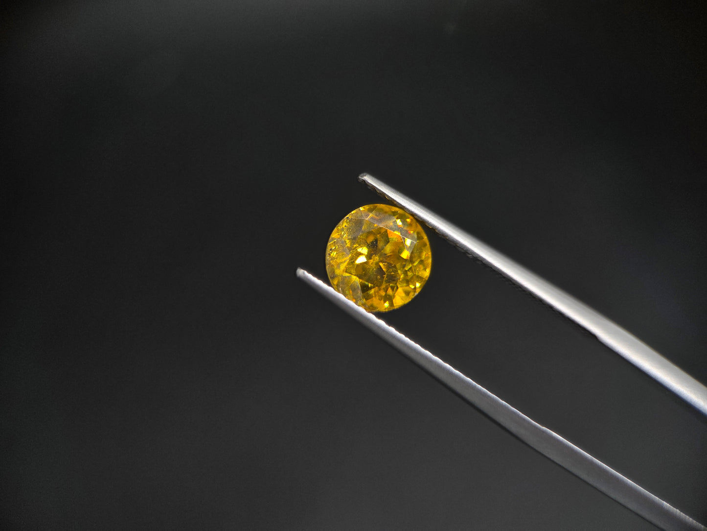 Seltener Sphalerit – Brillantes Goldgelb – 2,68 ct