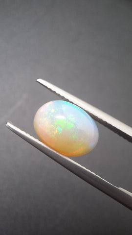 Opal oval