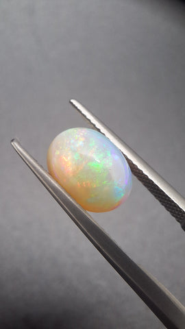 Opal oval