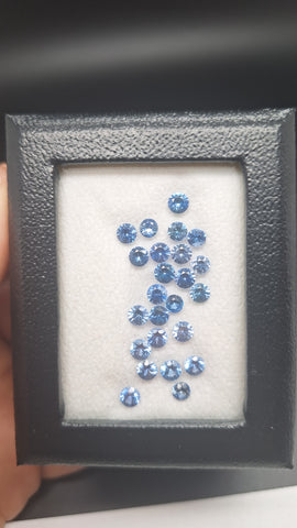 Round calibrated blue saphir