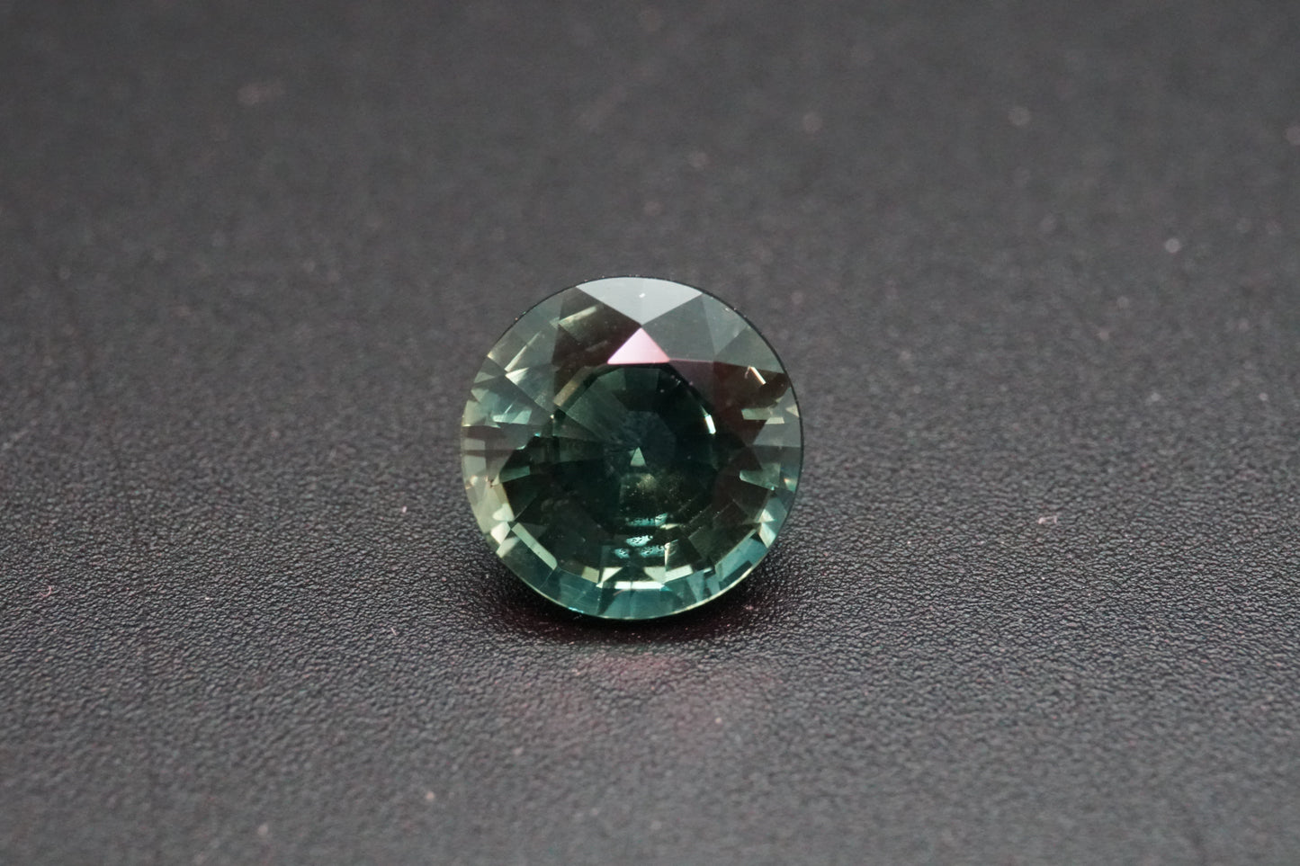 Natürlicher Teal-Saphir aus Thailand – 2,1 ct – Rundschliff – Unbehandelt