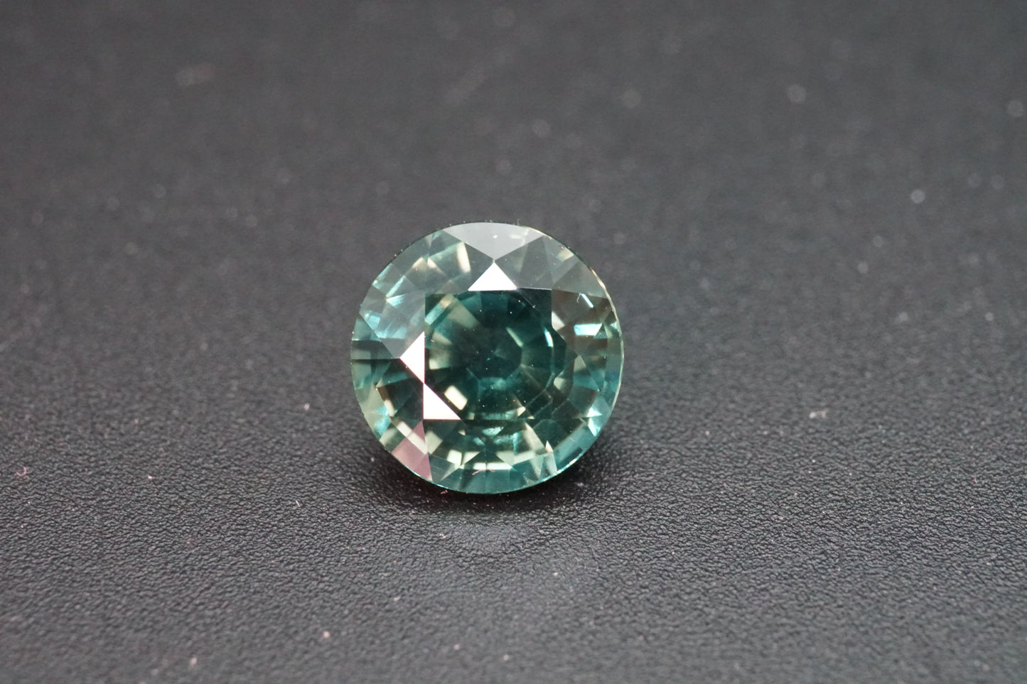 Natürlicher Teal-Saphir aus Thailand – 2,1 ct – Rundschliff – Unbehandelt