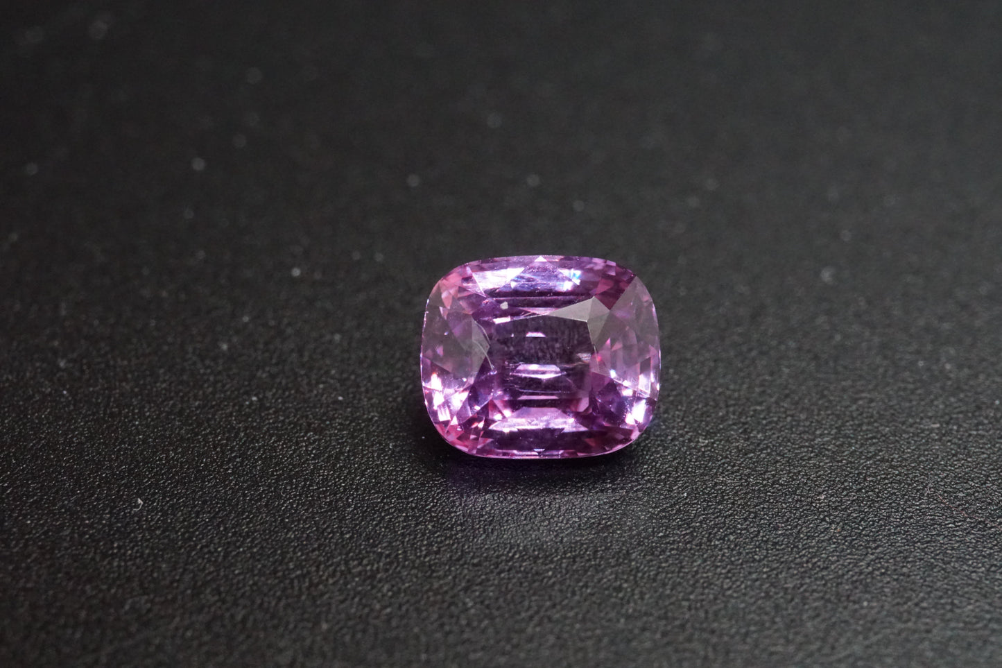 Natürlicher Saphir aus Sri Lanka – 1,59 ct – Kissenschliff – Erhitzt