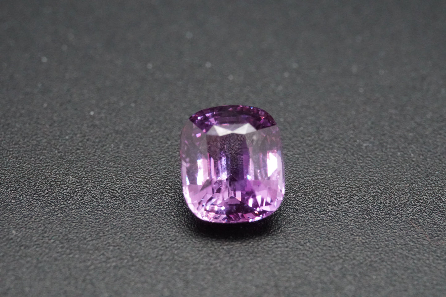 Natürlicher Saphir aus Sri Lanka – 1,59 ct – Kissenschliff – Erhitzt