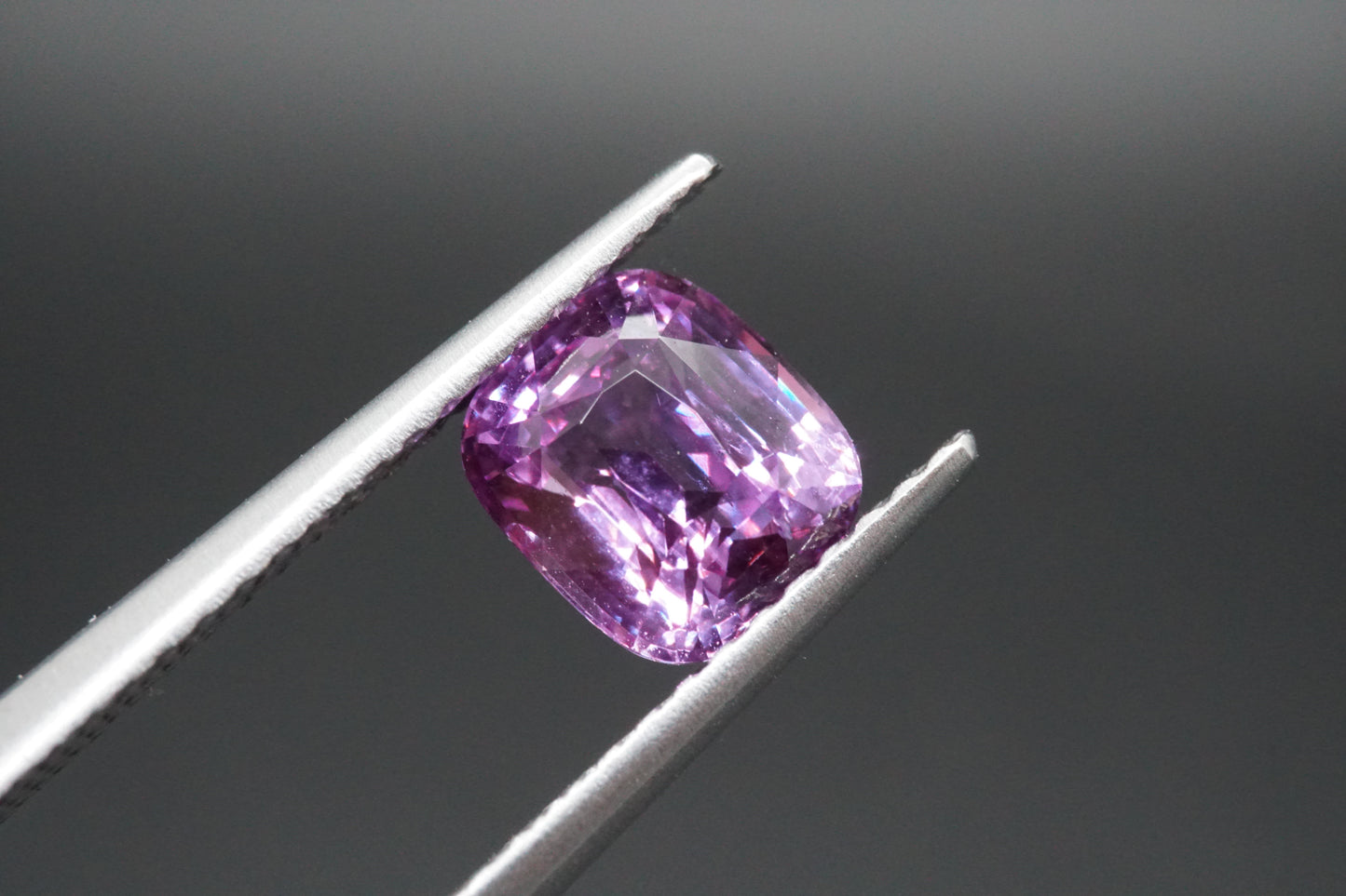 Natürlicher Saphir aus Sri Lanka – 1,59 ct – Kissenschliff – Erhitzt