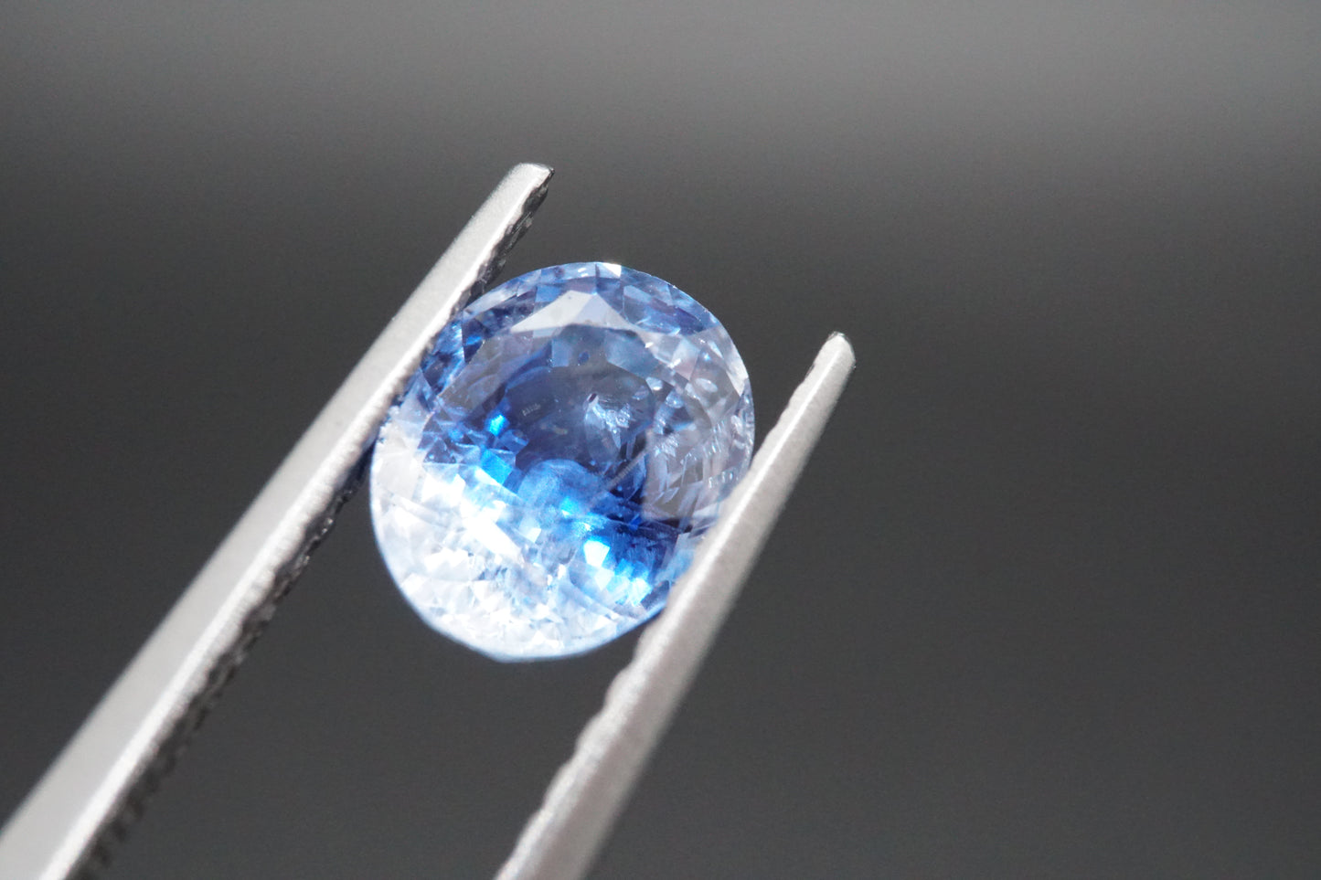 Natürlicher Saphir aus Sri Lanka – 1,44 ct – Ovalschliff – Unbehandelt