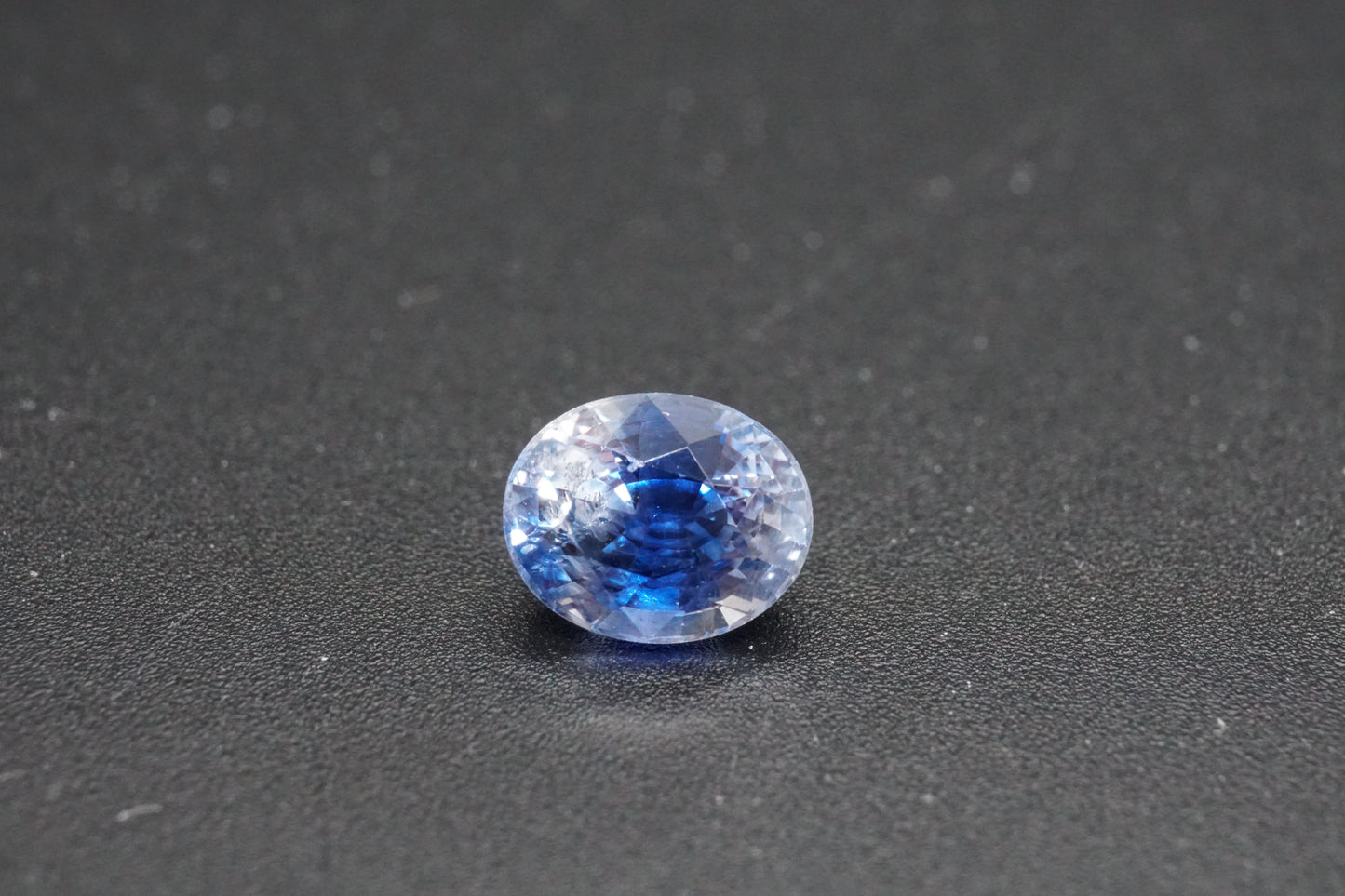 Natürlicher Saphir aus Sri Lanka – 1,44 ct – Ovalschliff – Unbehandelt