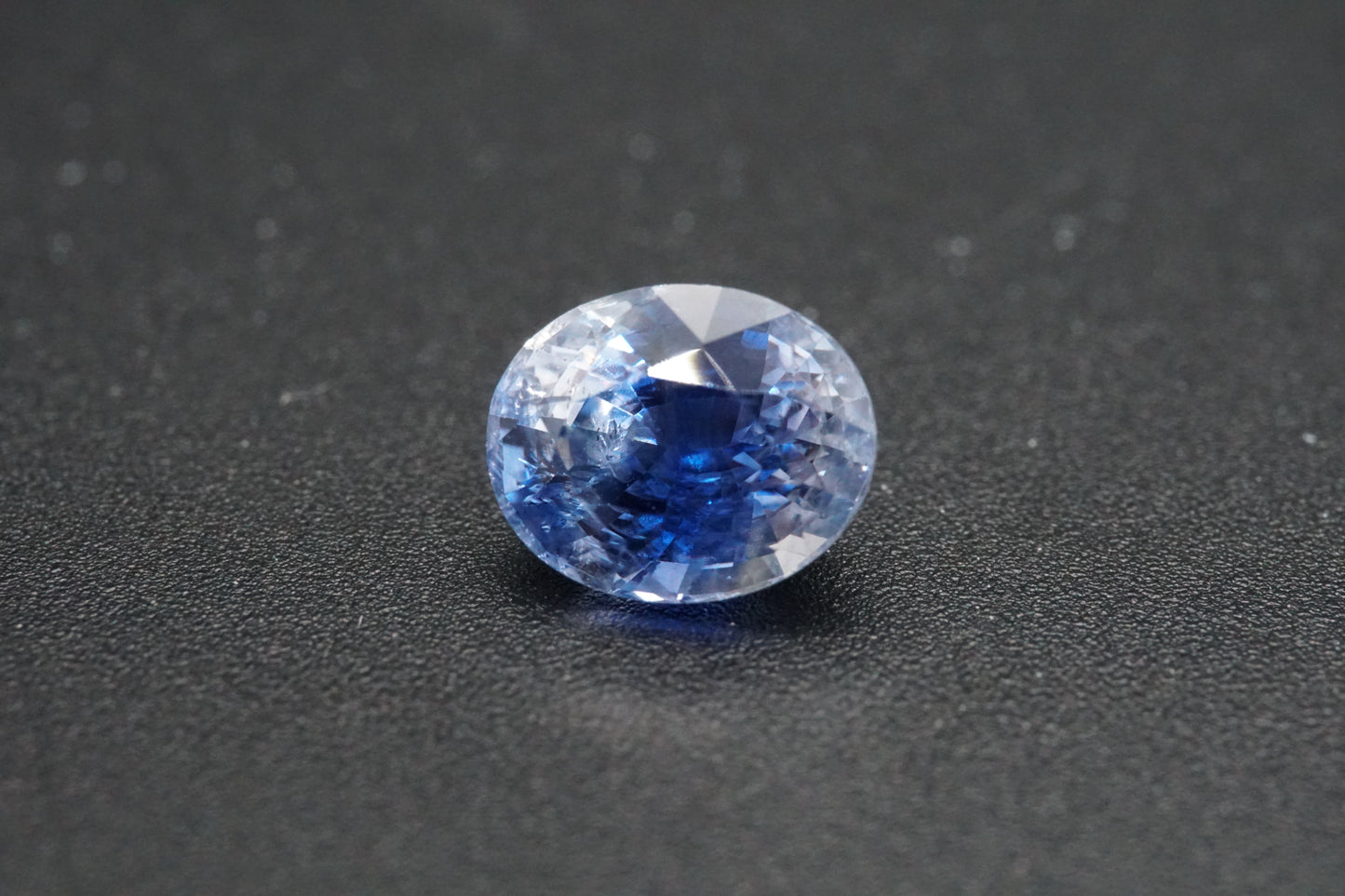 Natürlicher Saphir aus Sri Lanka – 1,44 ct – Ovalschliff – Unbehandelt