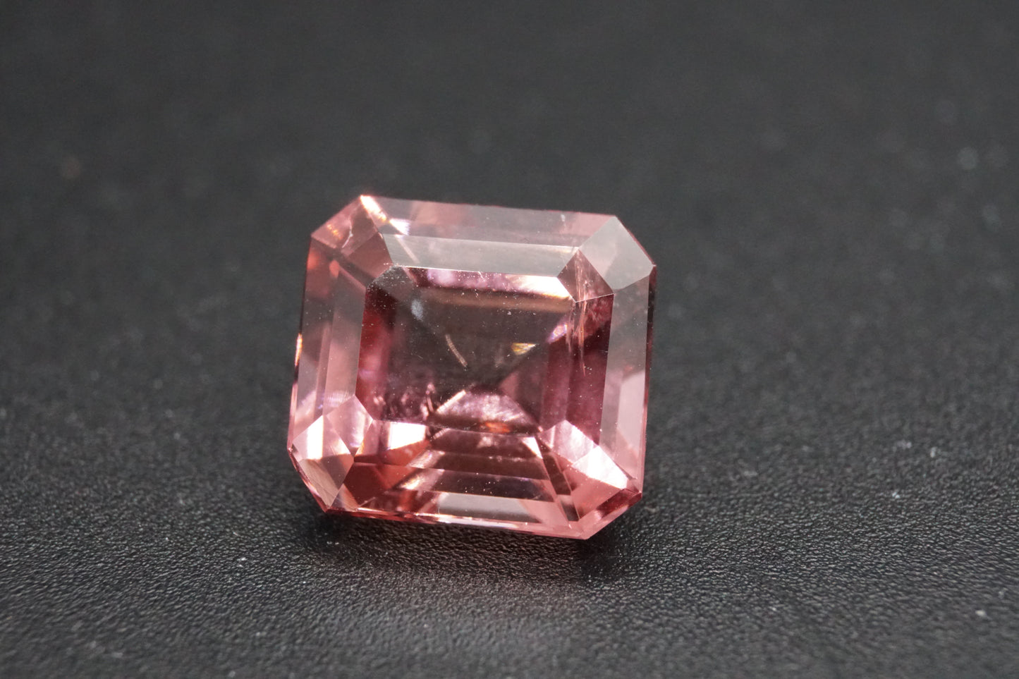 Natürlicher rosa Turmalin aus Madagaskar – 3,04 ct – Achteckschliff (Smaragdschliff)