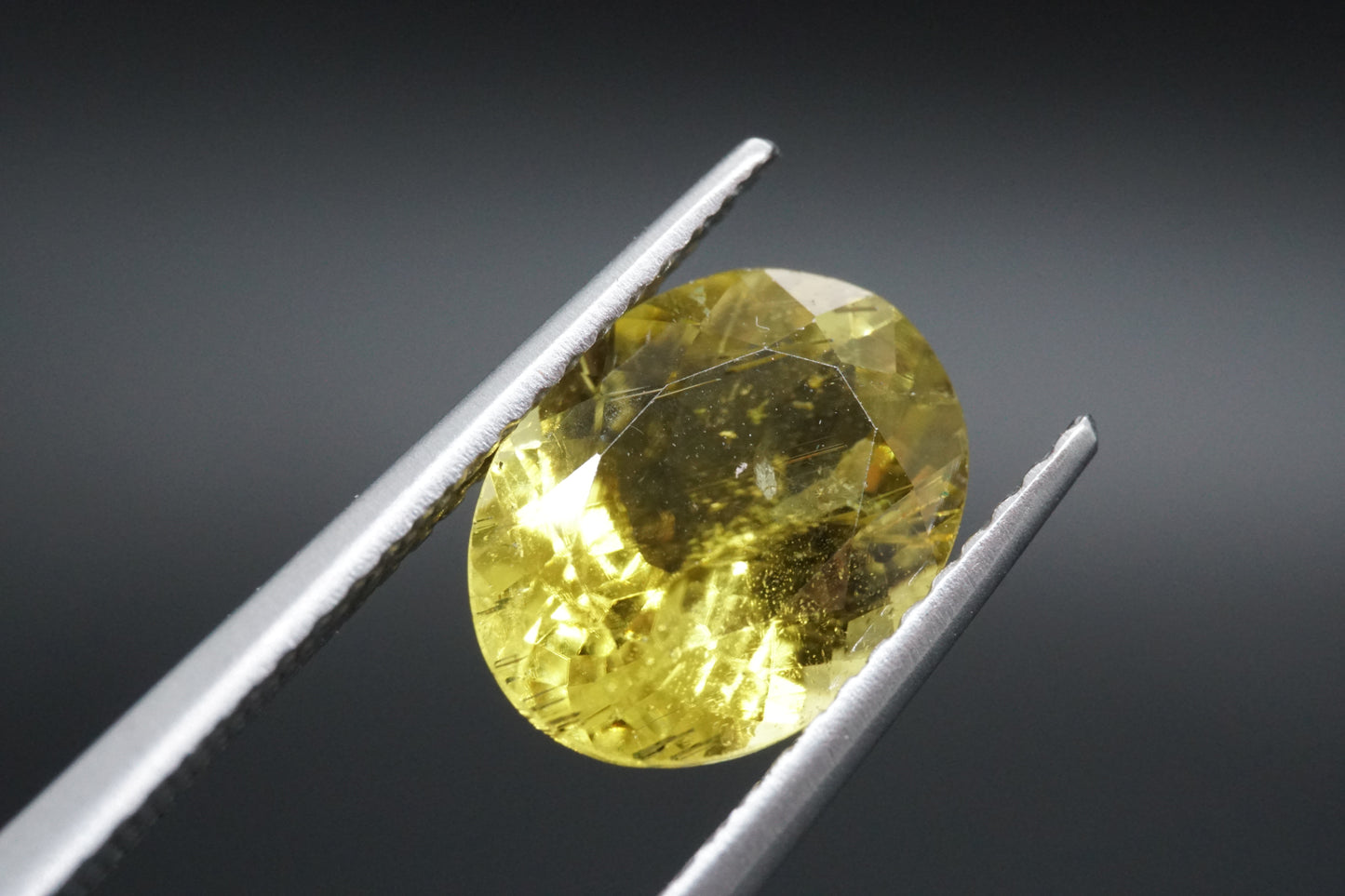 Natürlicher gelber Turmalin aus Madagaskar – 2,34 ct – Ovalschliff