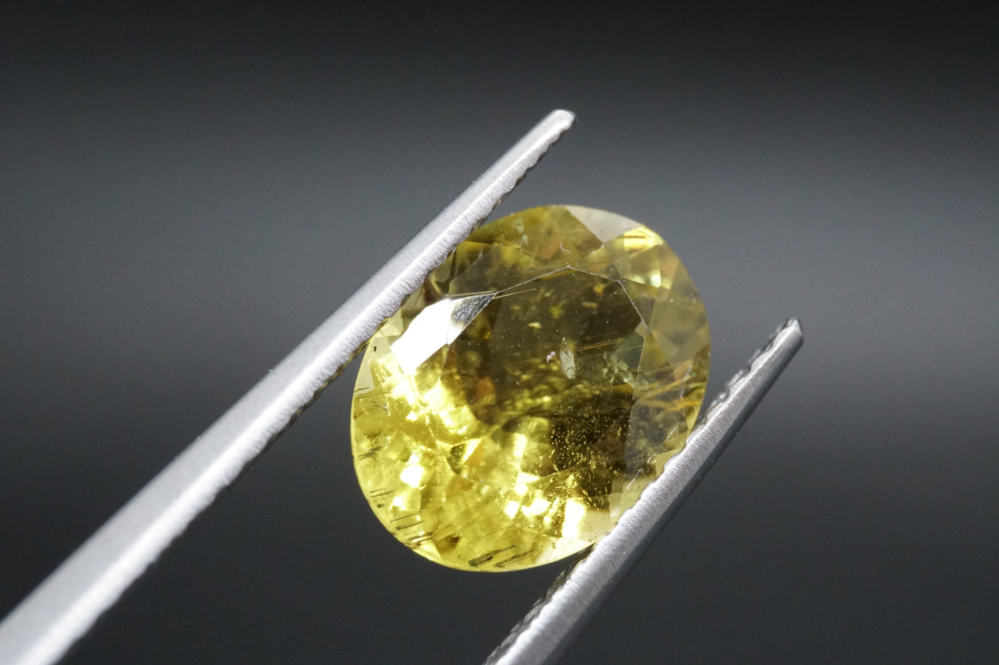 Natürlicher gelber Turmalin aus Madagaskar – 2,34 ct – Ovalschliff