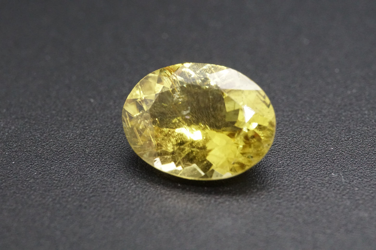 Natürlicher gelber Turmalin aus Madagaskar – 2,34 ct – Ovalschliff