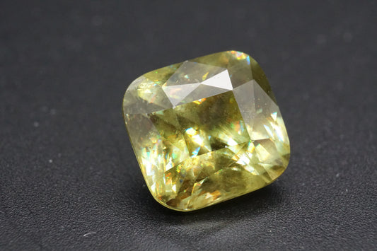 Natürlicher Sphen (Titanit) aus Madagaskar – 6,54 ct – Kissenschliff