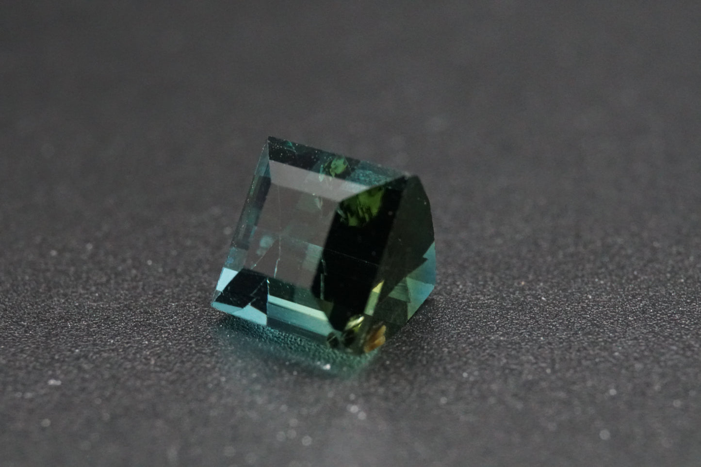 Natürlicher Turmalin aus Nigeria – 2,38 ct – Blaugrün – Unbehandelt