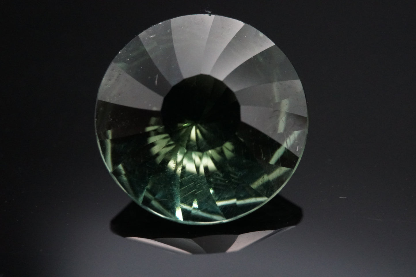 Natürlicher Turmalin aus Madagaskar – 3,95 ct – Laserschliff (Rund) – Unbehandelt