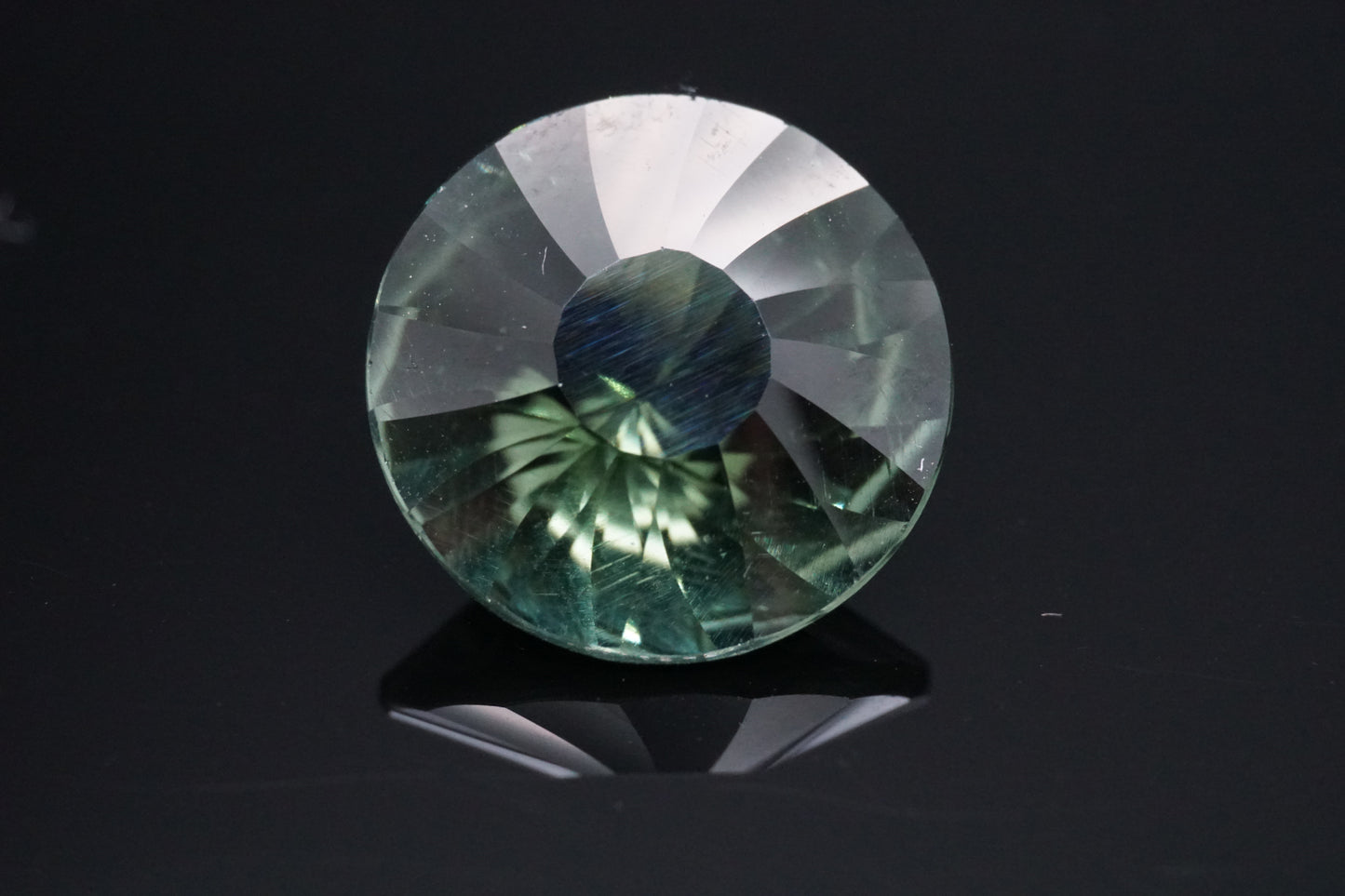 Natürlicher Turmalin aus Madagaskar – 3,95 ct – Laserschliff (Rund) – Unbehandelt