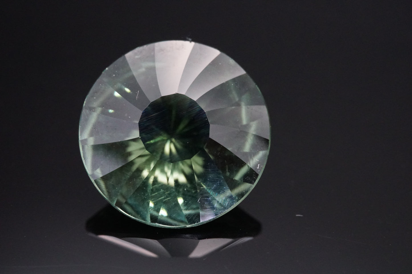 Natürlicher Turmalin aus Madagaskar – 3,95 ct – Laserschliff (Rund) – Unbehandelt