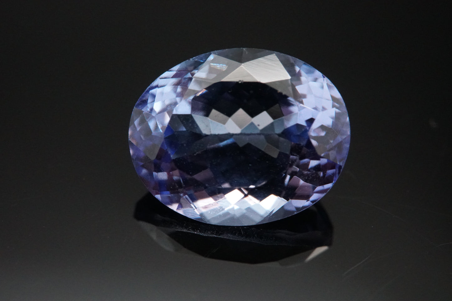Natürlicher Tansanit aus Tansania – 4,12 ct – Ovalschliff – Unbehandelt