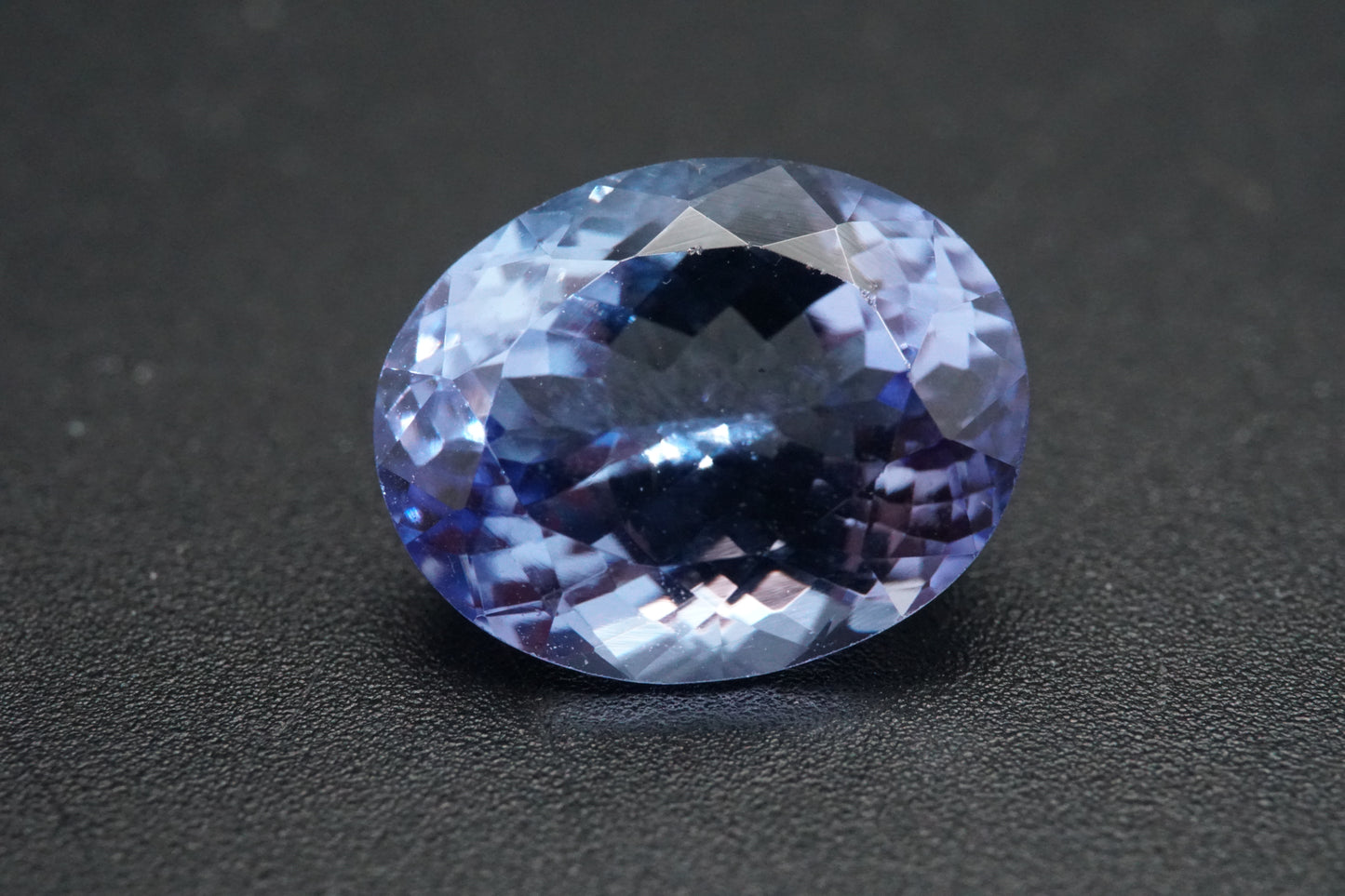 Natürlicher Tansanit aus Tansania – 4,12 ct – Ovalschliff – Unbehandelt
