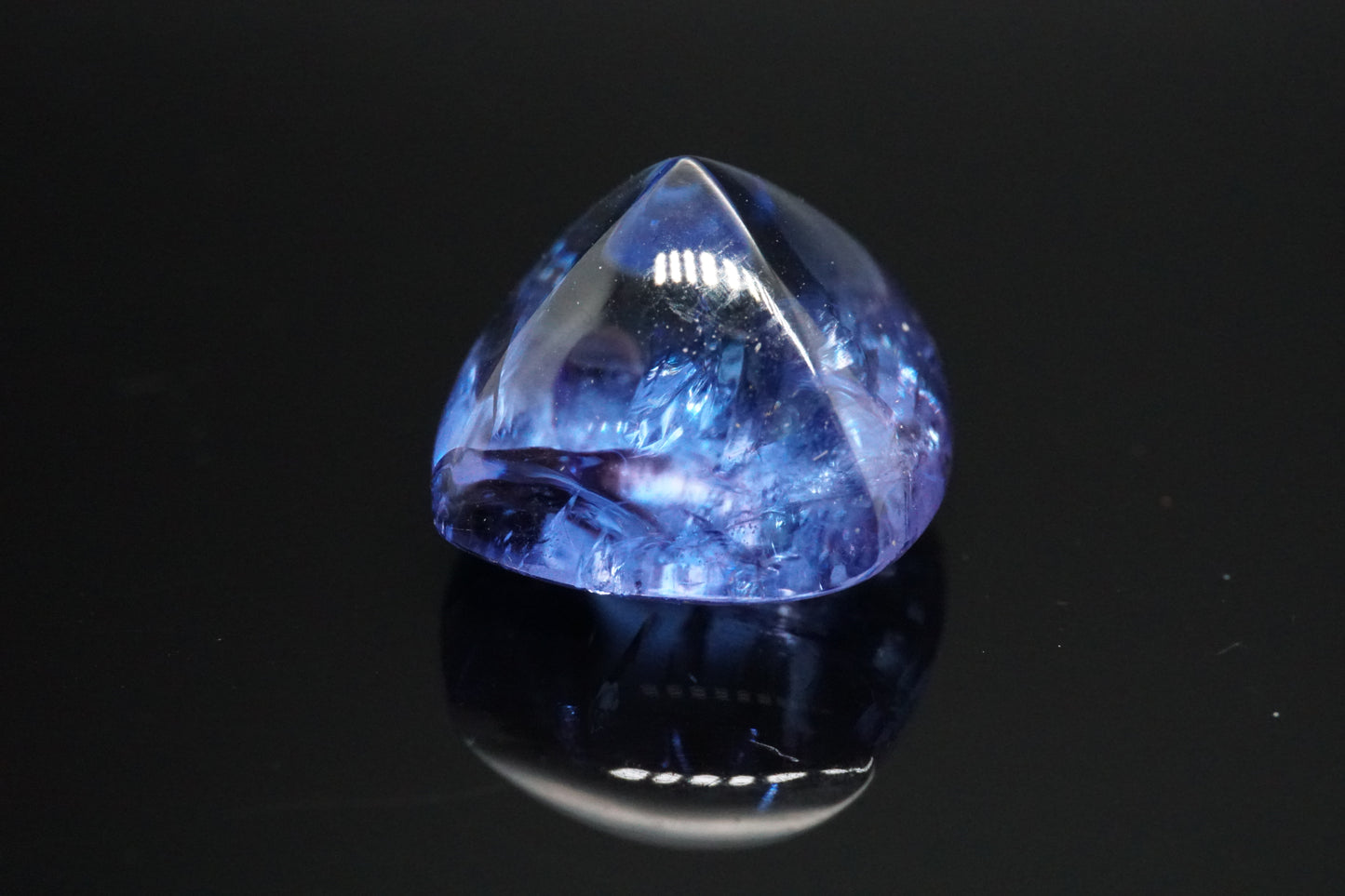 Natürlicher Tansanit aus Tansania – 5,68 ct – Sugarloaf-Cabochon – Unbehandelt