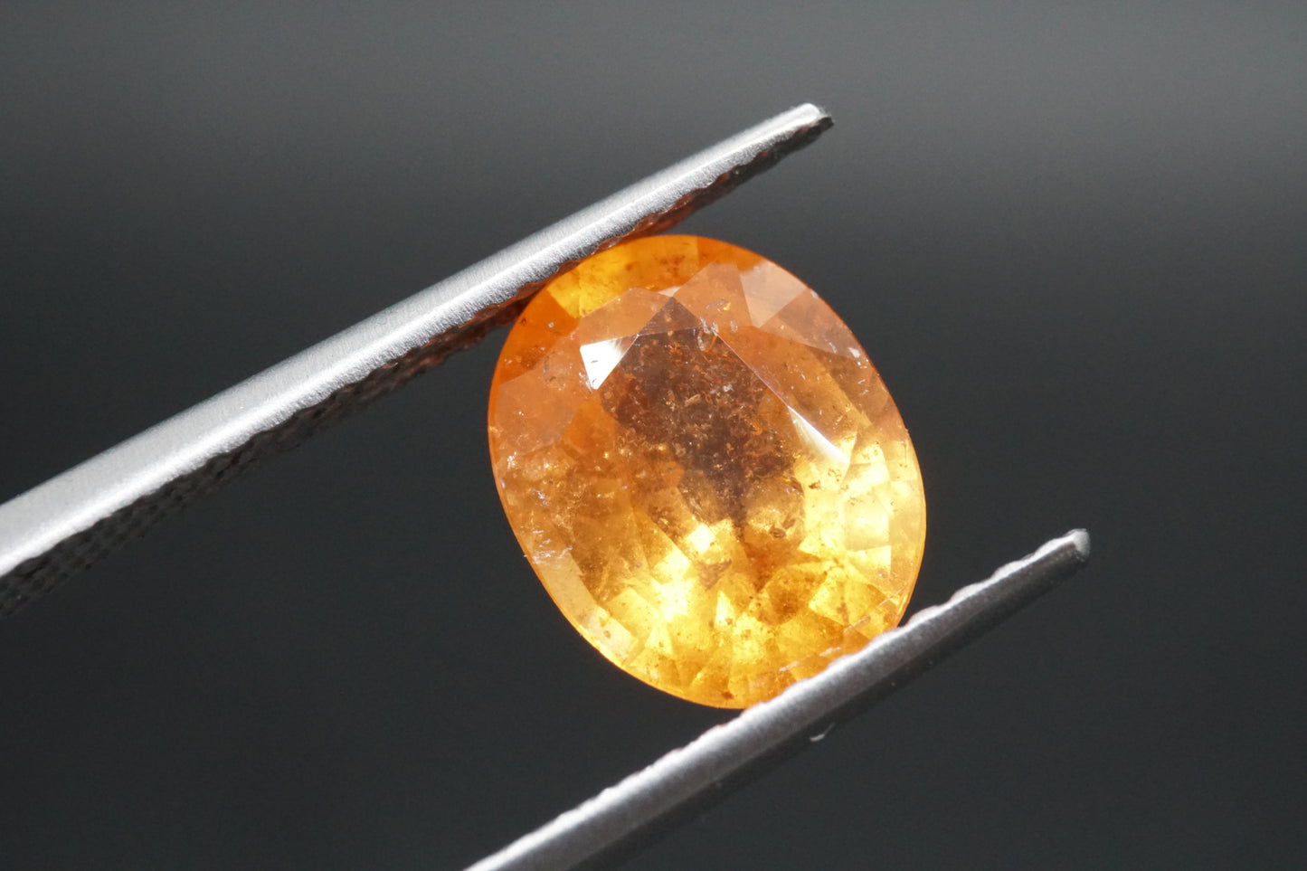 Natürlicher Spessartin-Granat aus Nigeria – 2,59 ct – Ovalschliff – Unbehandelt