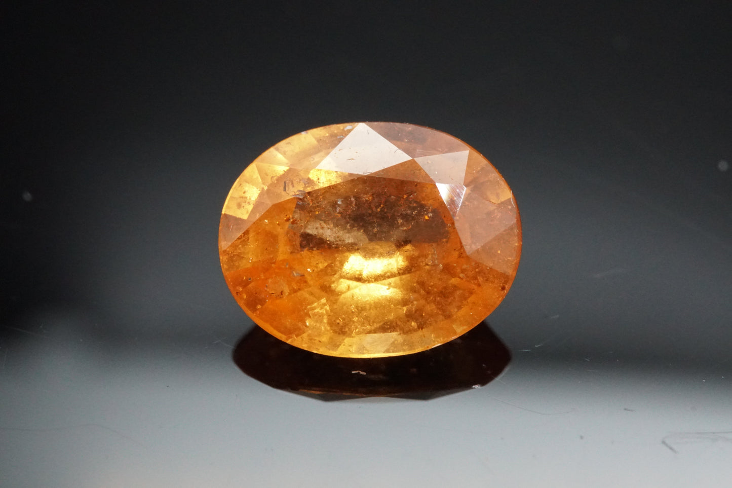 Natürlicher Spessartin-Granat aus Nigeria – 2,59 ct – Ovalschliff – Unbehandelt