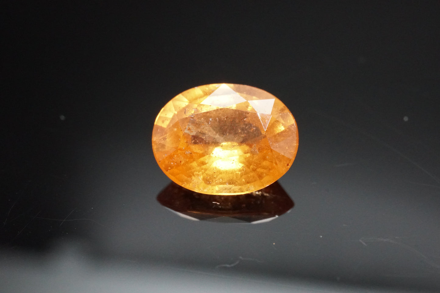 Natürlicher Spessartin-Granat aus Nigeria – 2,59 ct – Ovalschliff – Unbehandelt