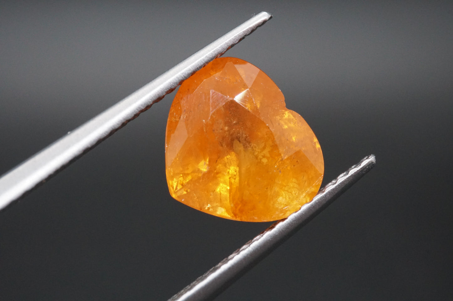 Natürlicher Spessartin-Granat aus Nigeria – 4,04 ct – Herzschliff – Unbehandelt