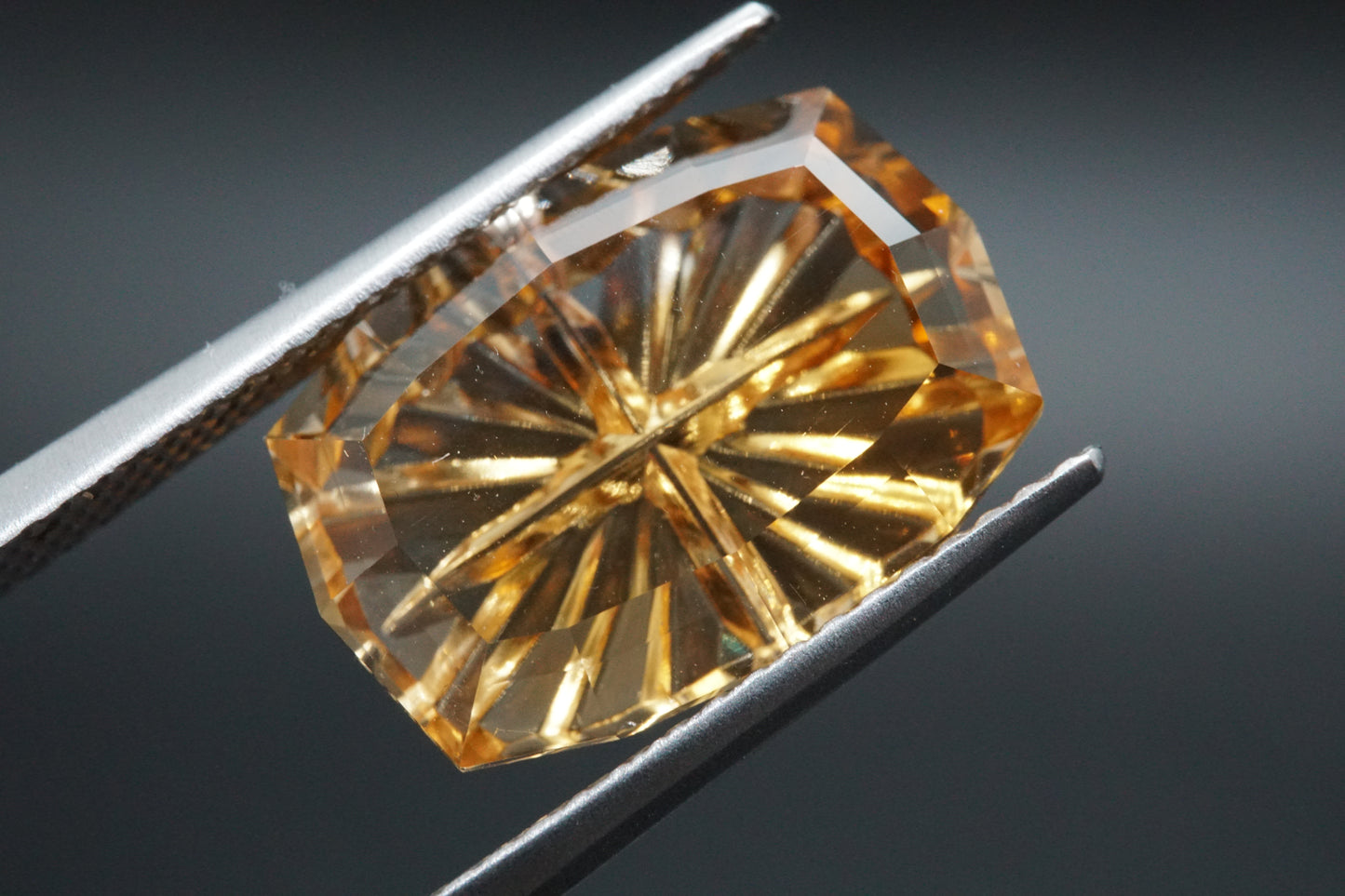 Citrin Naturell aus Brasilien – 6,05 ct – Laser Cut