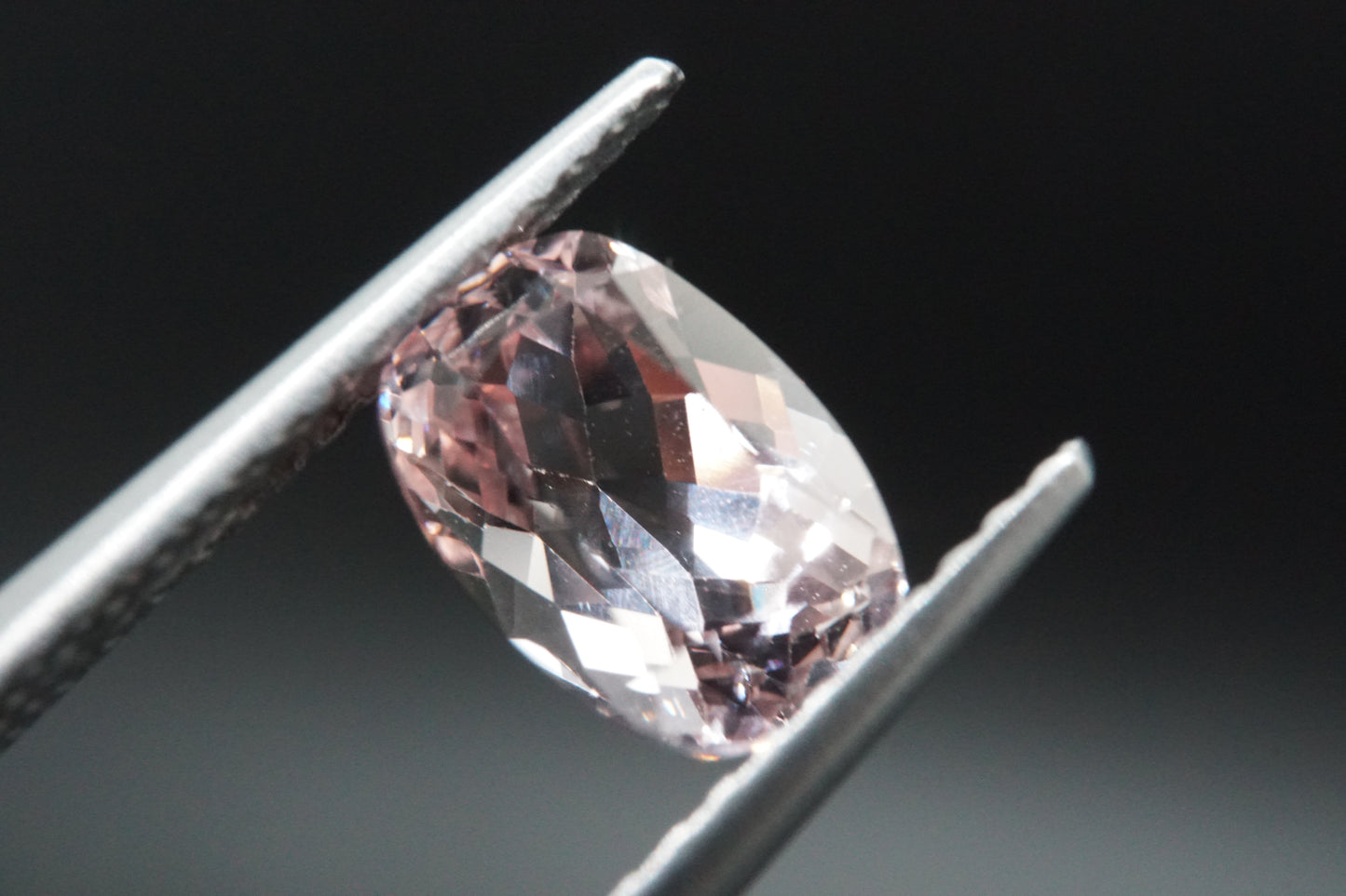 Morganit Naturell aus Brasilien – 1,3 ct – Cushion Cut