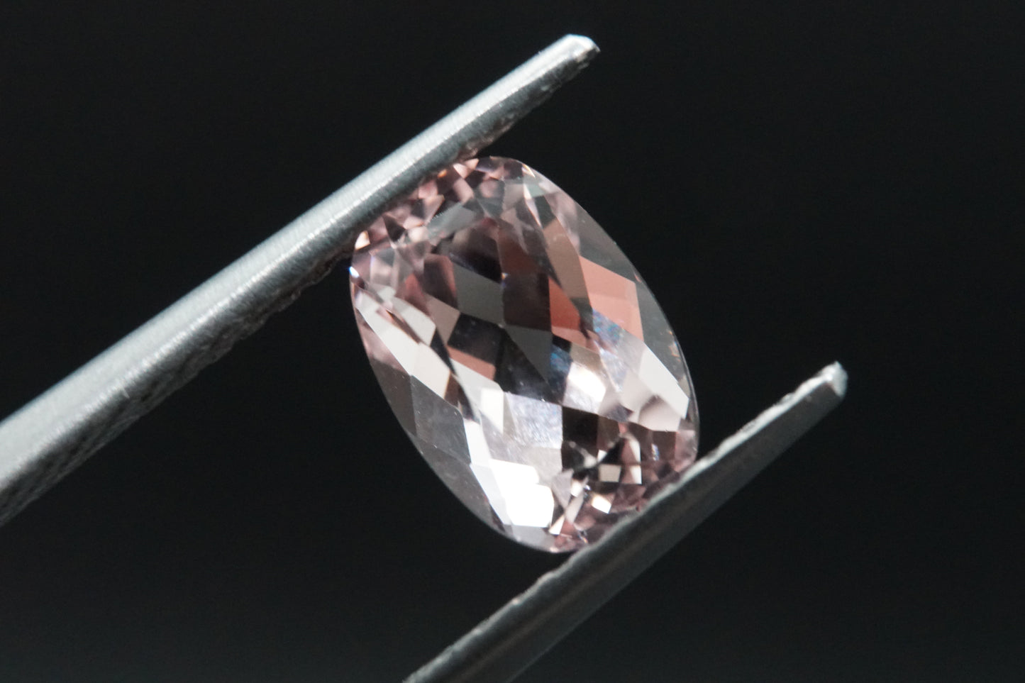 Morganit Naturell aus Brasilien – 1,3 ct – Cushion Cut