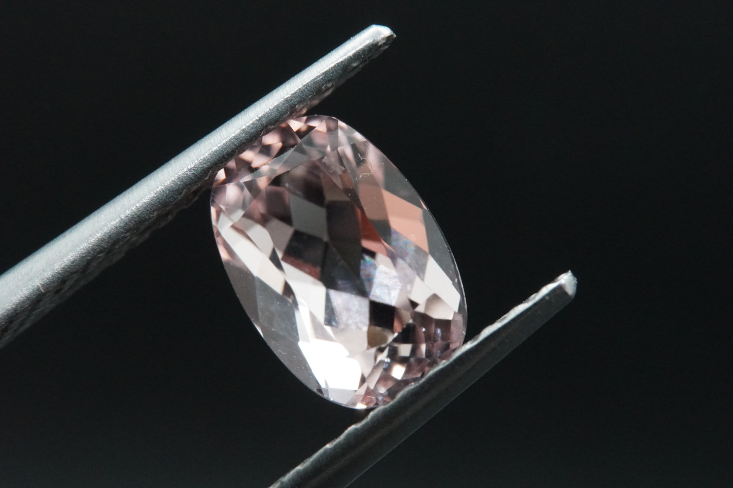 Morganit Naturell aus Brasilien – 1,3 ct – Cushion Cut