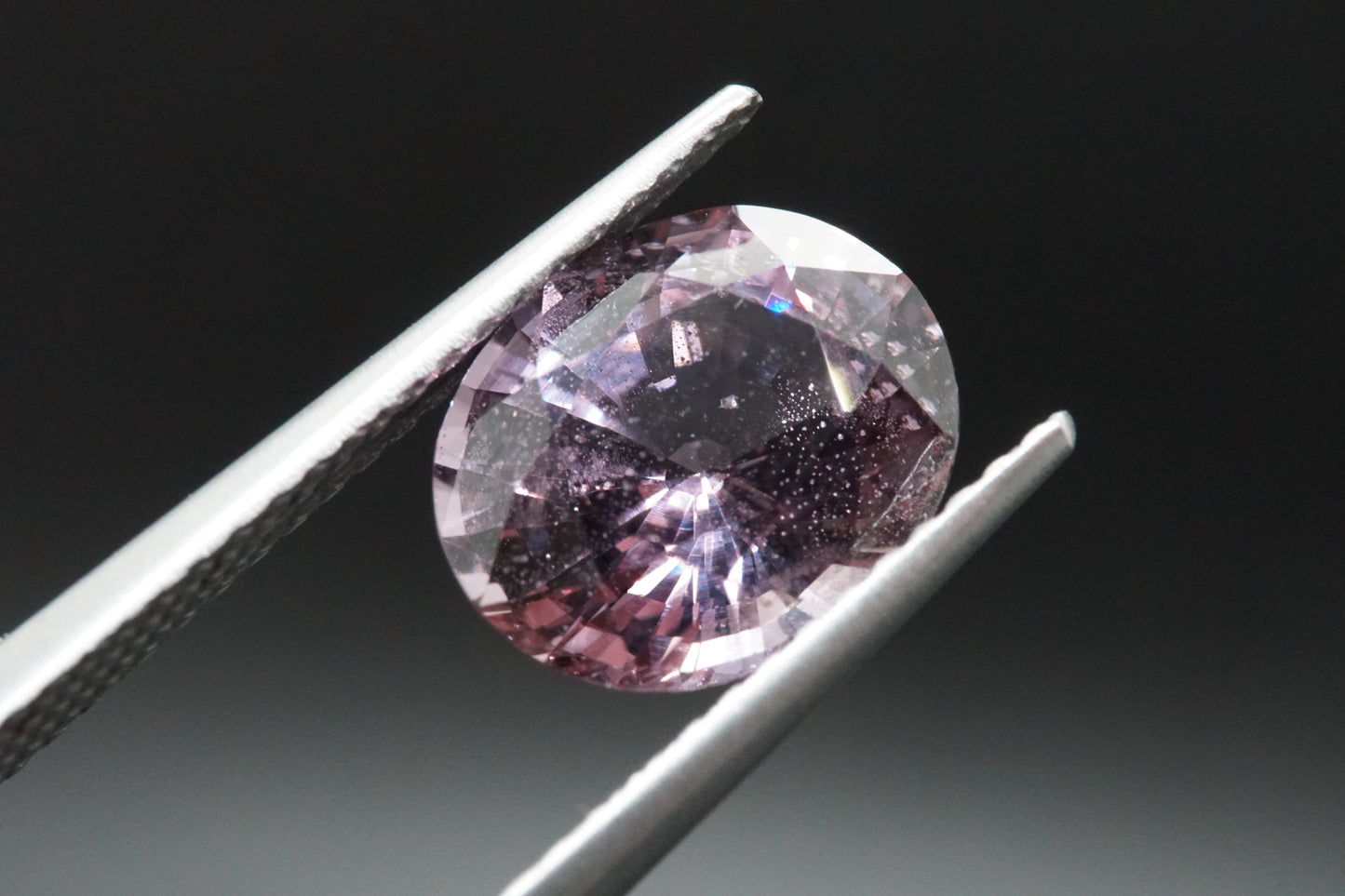 Spinell Naturell aus Burma – 2,94 ct – Oval Cut