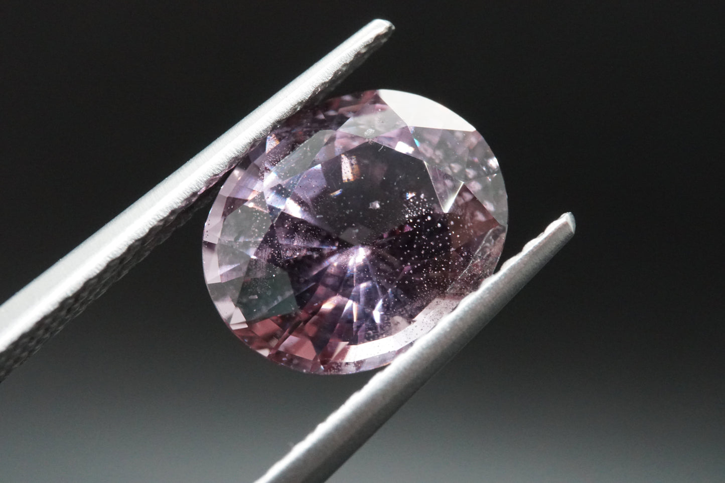 Spinell Naturell aus Burma – 2,94 ct – Oval Cut