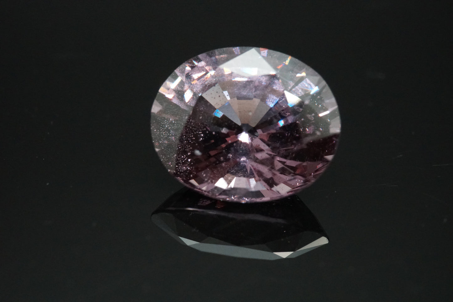 Spinell Naturell aus Burma – 2,94 ct – Oval Cut