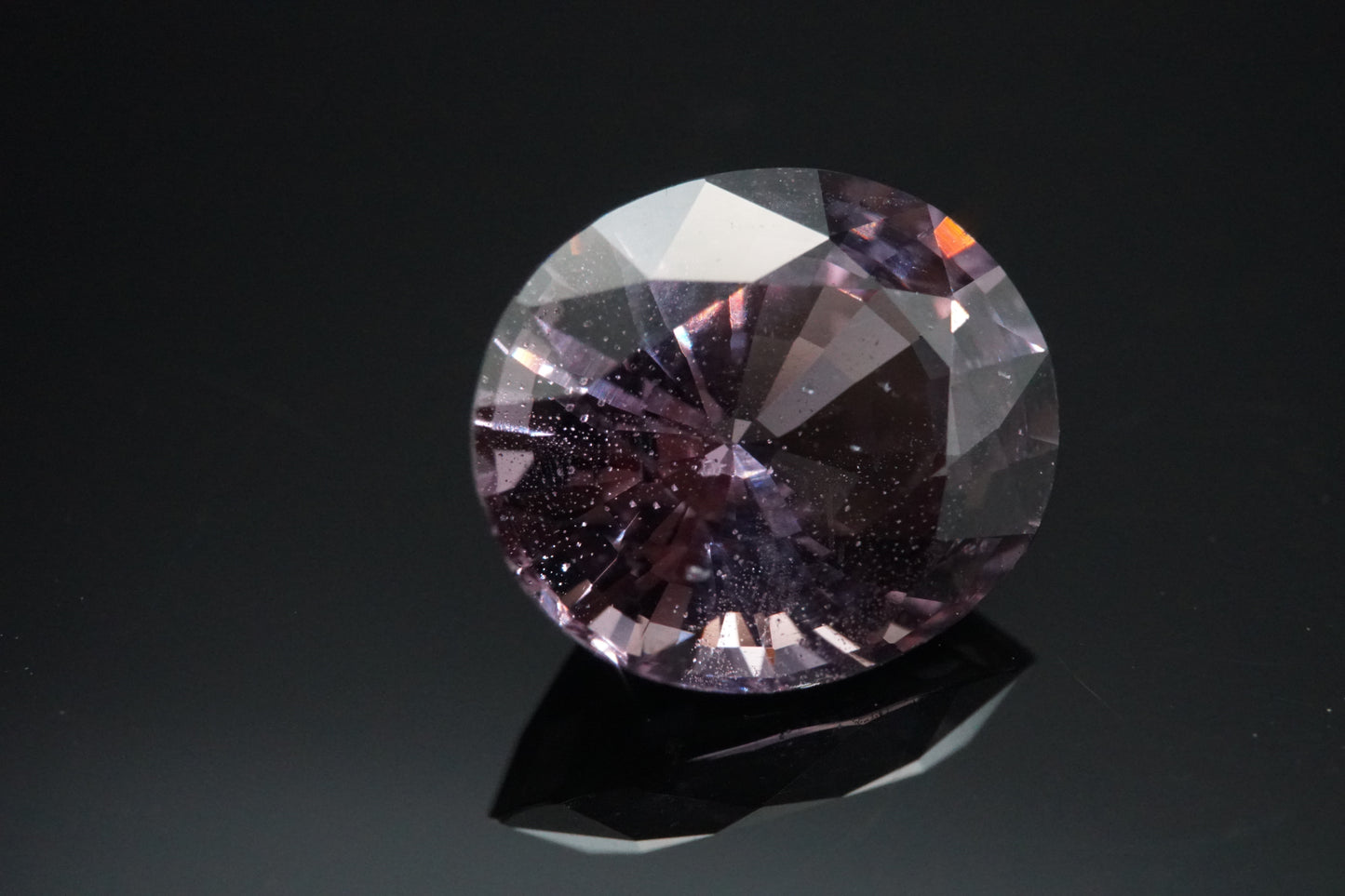 Spinell Naturell aus Burma – 2,94 ct – Oval Cut