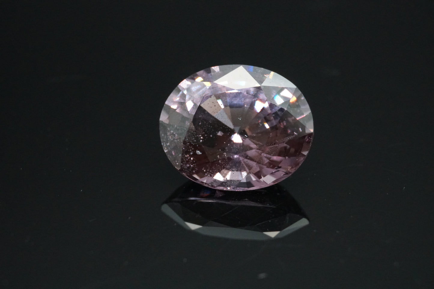 Spinell Naturell aus Burma – 2,94 ct – Oval Cut
