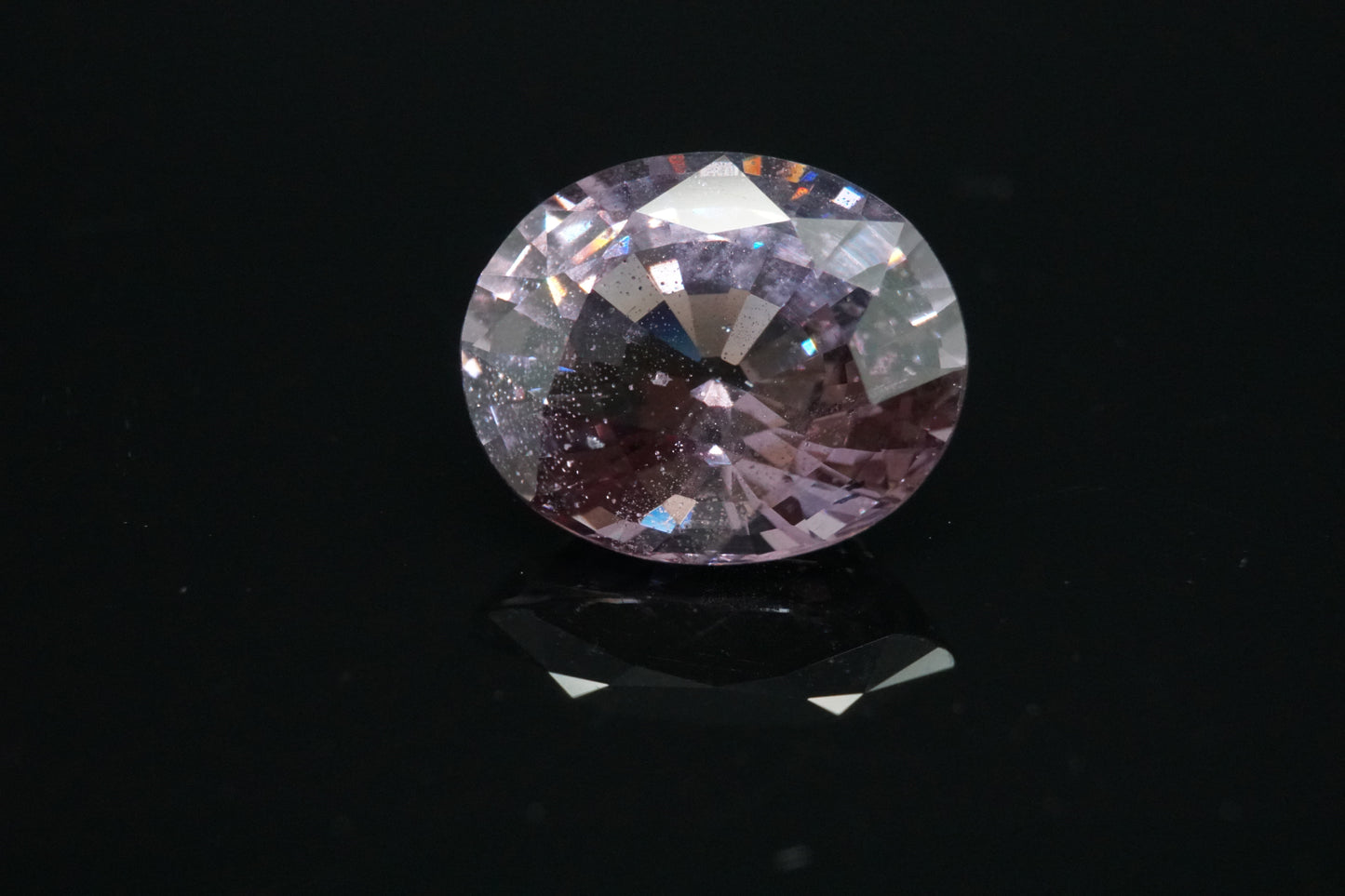 Spinell Naturell aus Burma – 2,94 ct – Oval Cut