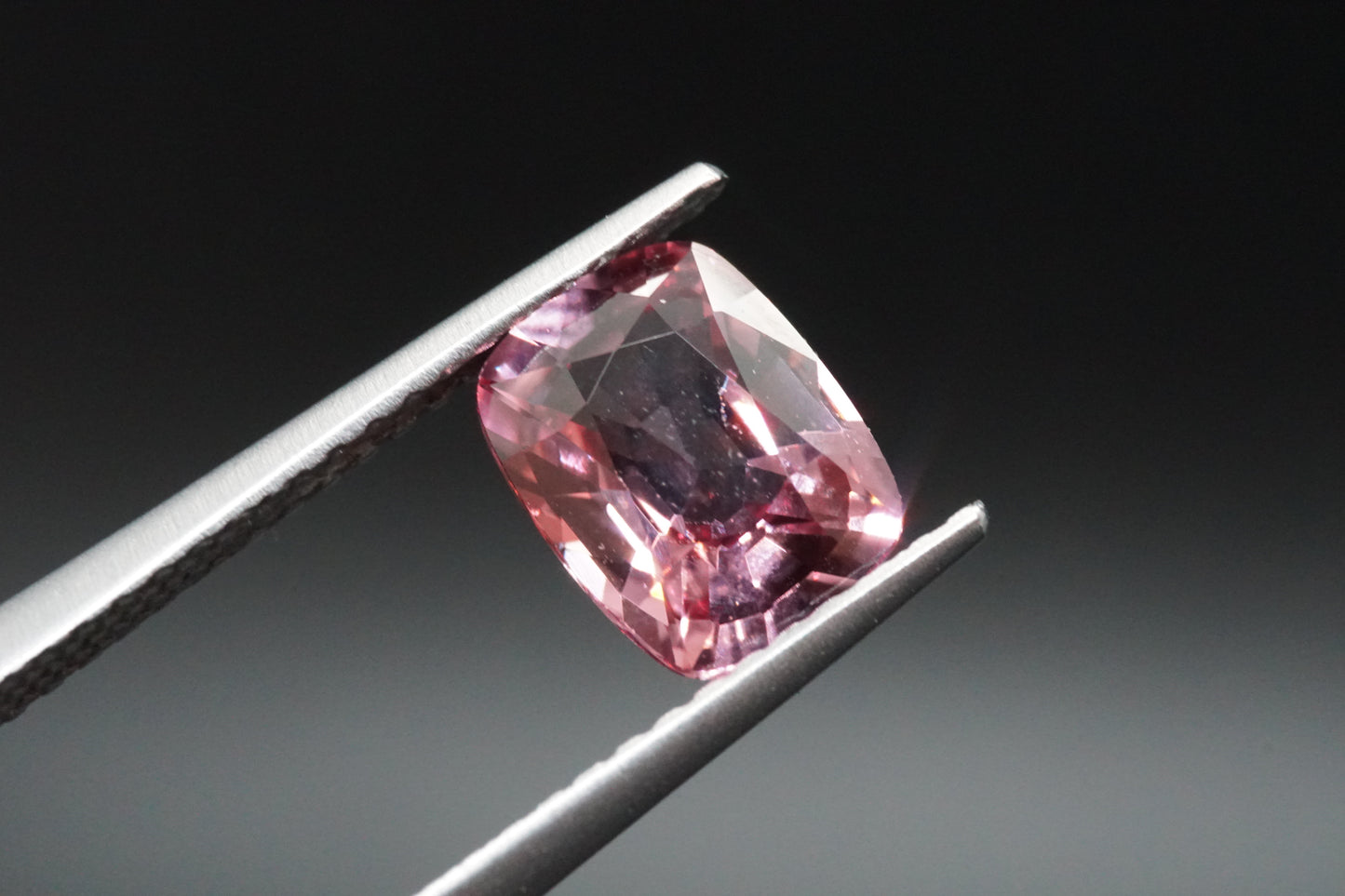Spinell Naturell aus Burma – 1,62 ct – Cushion Cut