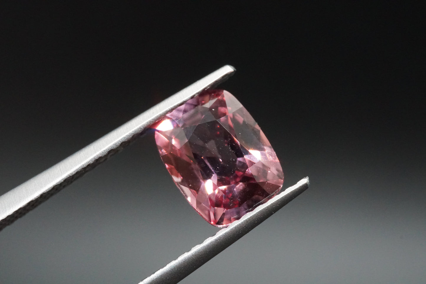 Spinell Naturell aus Burma – 1,62 ct – Cushion Cut