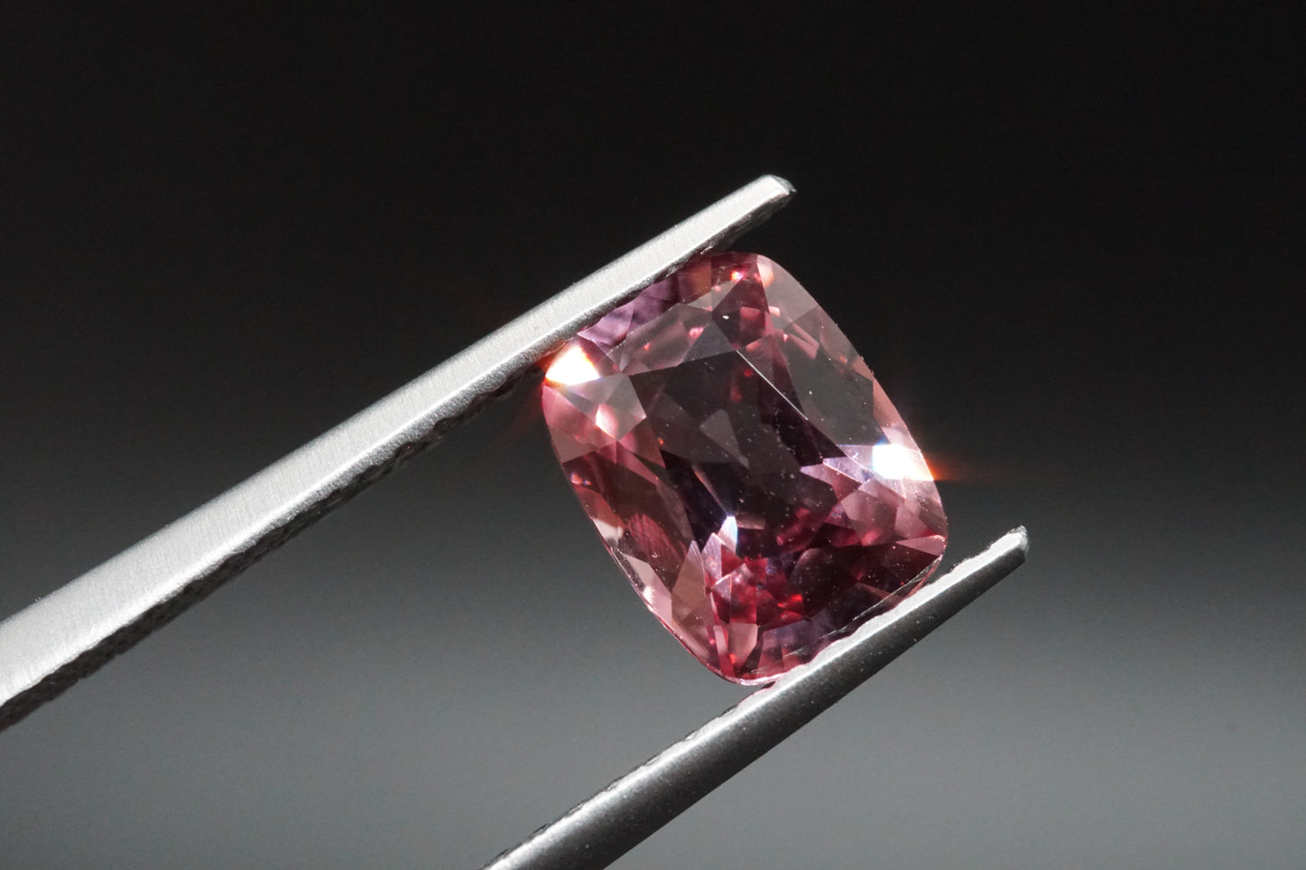 Spinell Naturell aus Burma – 1,62 ct – Cushion Cut