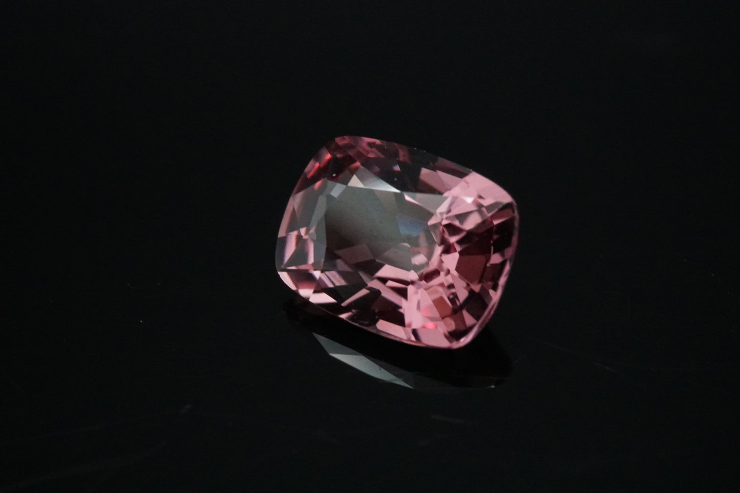 Spinell Naturell aus Burma – 1,62 ct – Cushion Cut