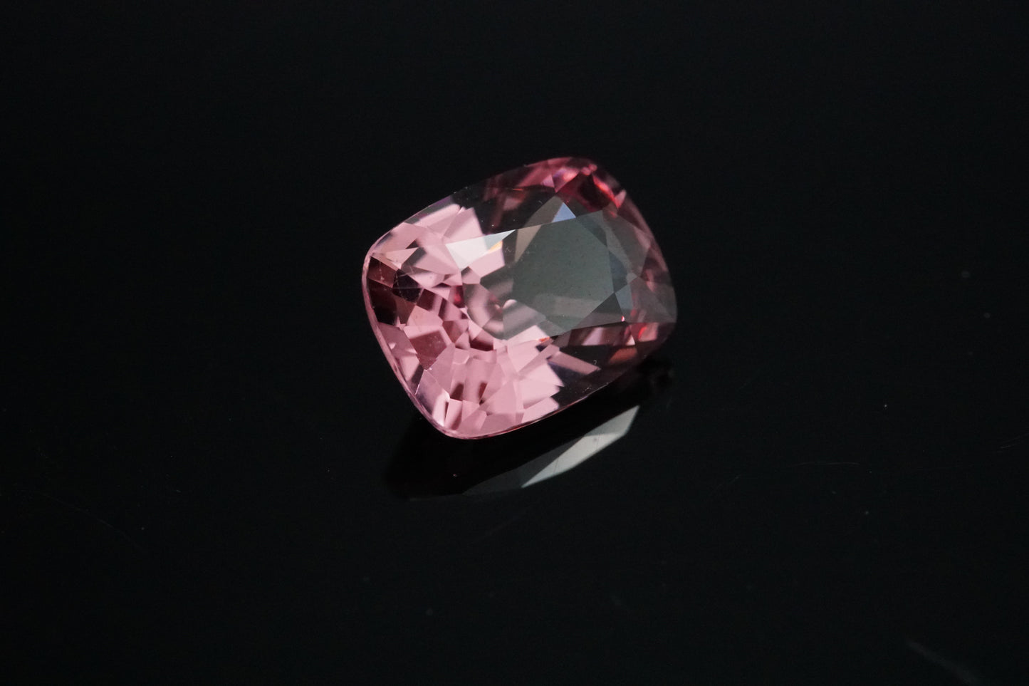 Spinell Naturell aus Burma – 1,62 ct – Cushion Cut
