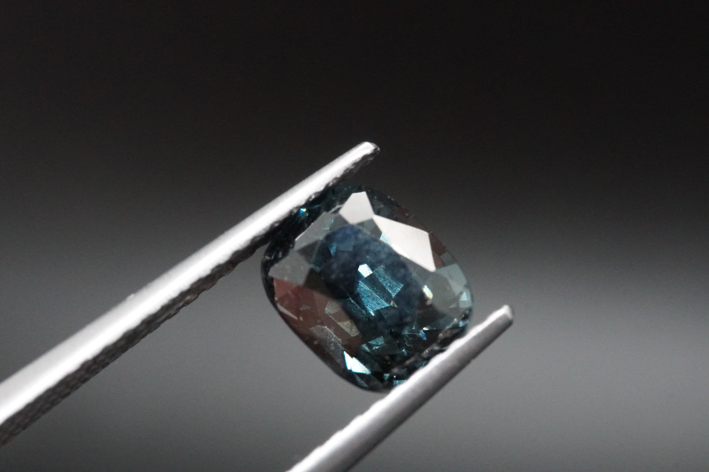 Spinell Naturell aus Burma – 1,85 ct – Cushion Cut