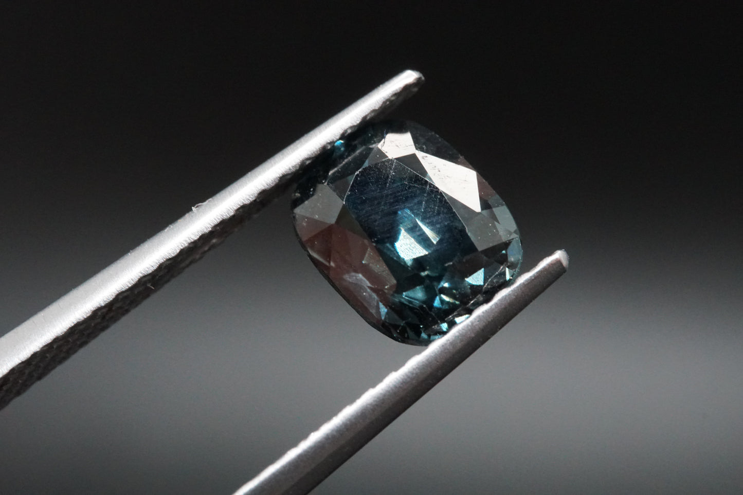 Spinell Naturell aus Burma – 1,85 ct – Cushion Cut