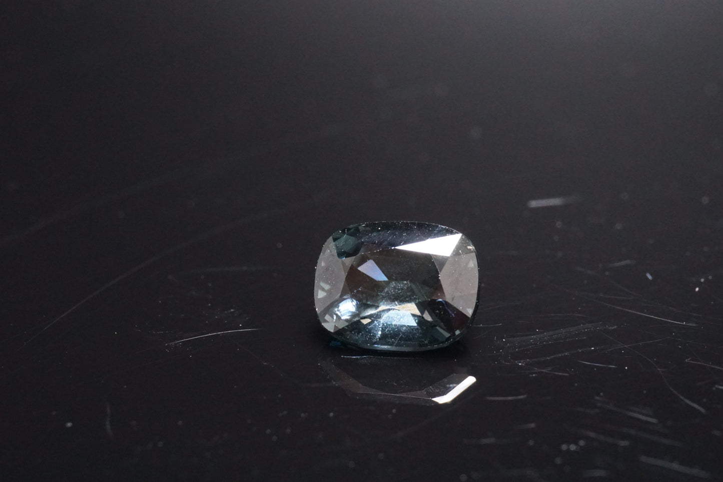 Spinell Naturell aus Burma – 1,85 ct – Cushion Cut