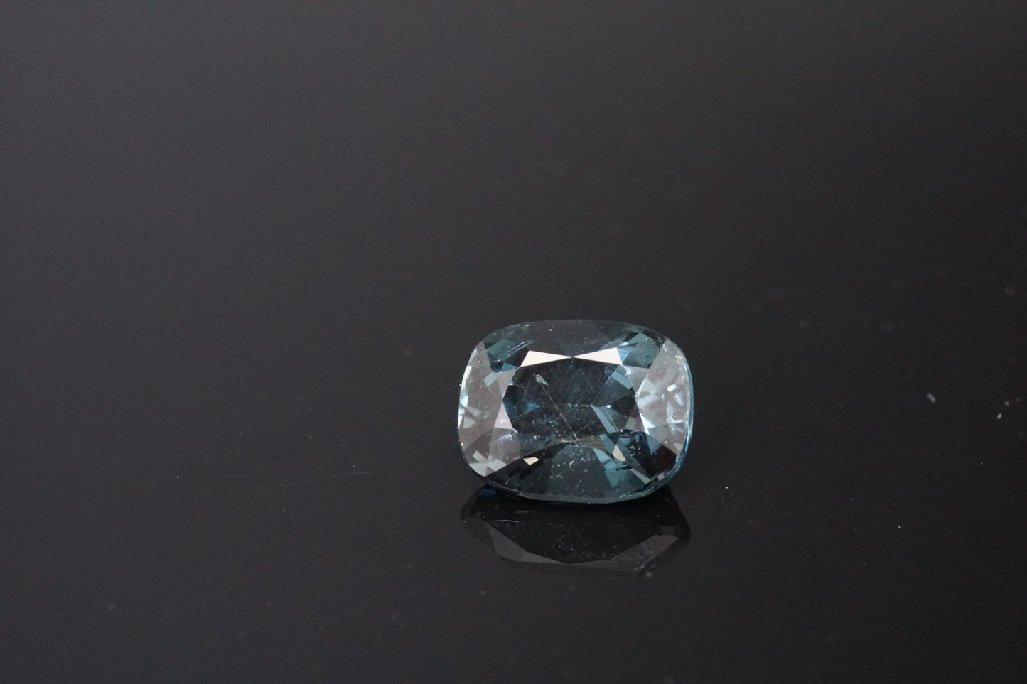 Spinell Naturell aus Burma – 1,85 ct – Cushion Cut